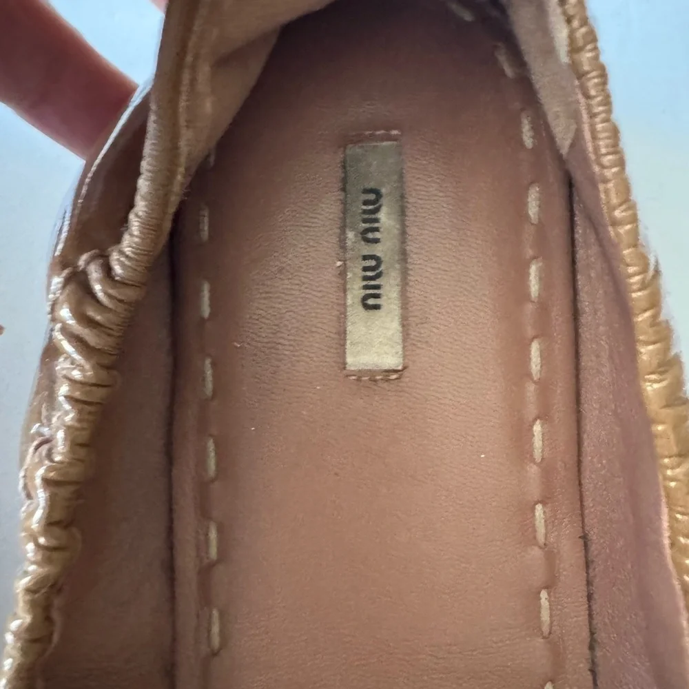 Miu Miu Tan flat with beautiful Detail